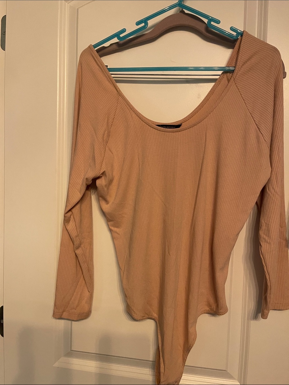 Banana Republic Ribbed Scoop-Neck Long-Sleeve Bodysuit - Taupe